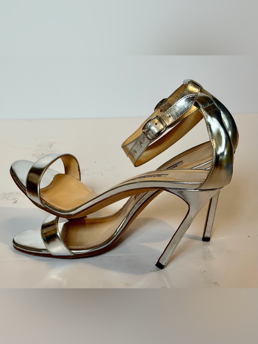 ✨authentic✨ Manolo Blahnik Silver Metallic Open-Toe Ankle-Strap Heels